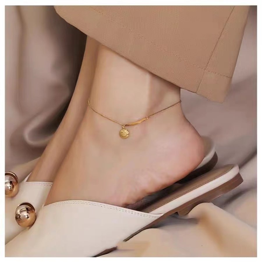 Delikatna anklet z małą zawieszką